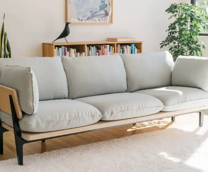Assento Tubular no Sofá: Design Moderno e Durabilidade em Destaque