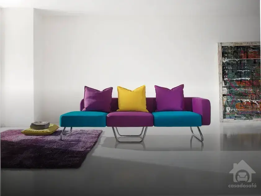 As vantagens de comprar sofás em lojas físicas e online no Brasil