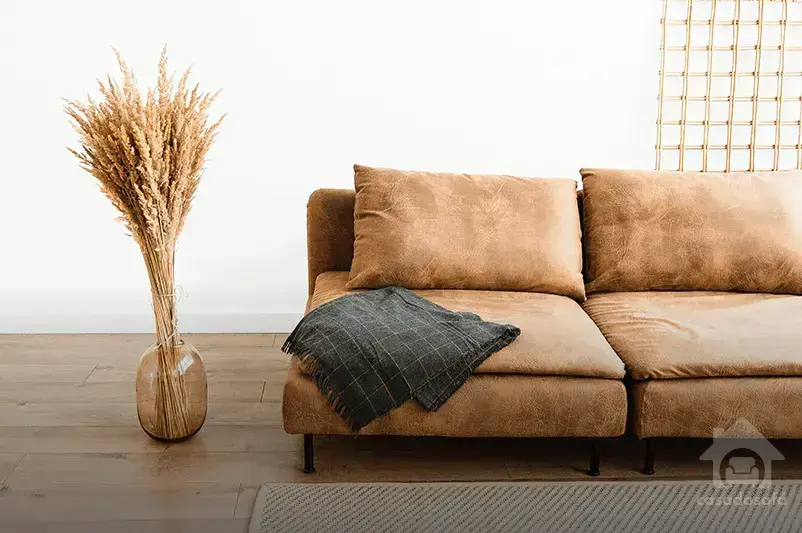 Dicas de decoração para combinar um sofá grande na sua sala