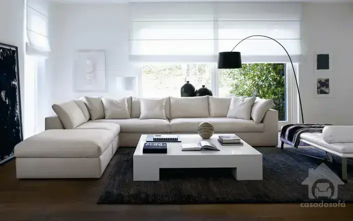 Dicas para combinar o sofá de canto com chaise na decoração da sala