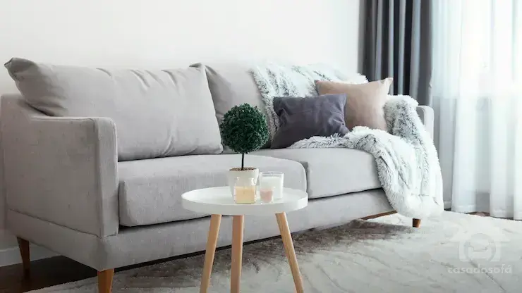 Etna: Móveis Elegantes, Incluindo Sofás.