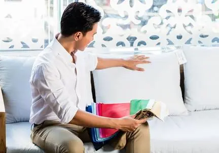 Transforme sua sala em um espaço acolhedor com o sofá retrátil e reclinável