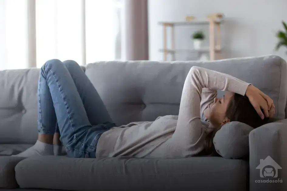 Benefícios de um sofá com apoio para os pés