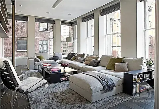 Como combinar o sofá de luxo com os demais elementos da decoração