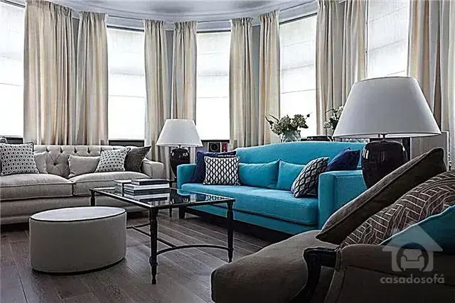 Como harmonizar a decoração usando cortinas com o sofá cinza