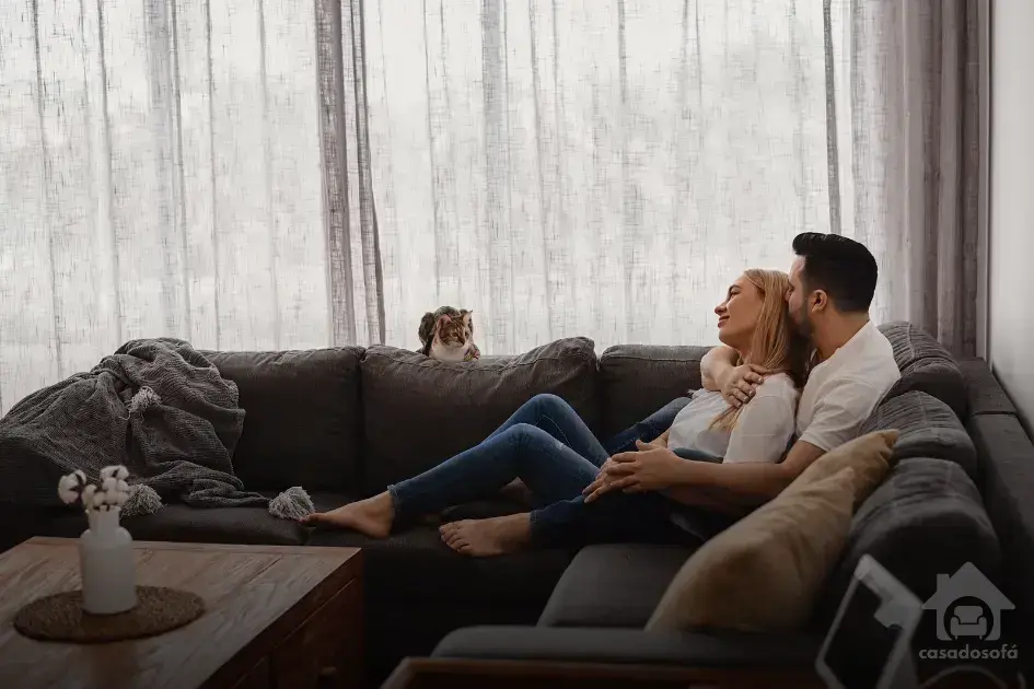 Como otimizar o espaço com um sofá de canto na sala pequena