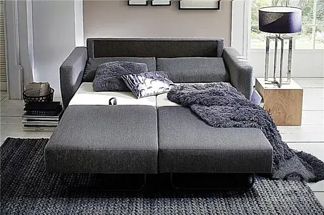 Cortinas estampadas: como harmonizar com sofás de cores diferentes