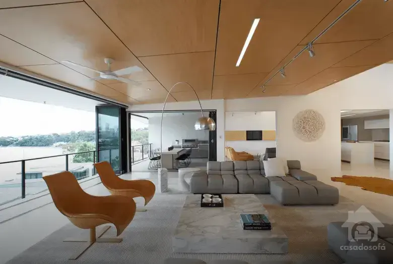 Dicas de Cortinas Leves para Harmonizar com um Sofá Cinza