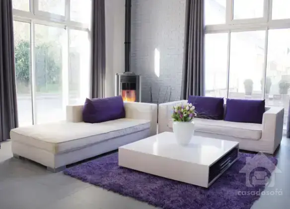 Dicas de estilo para usar um sofá verde musgo na decoração da sala