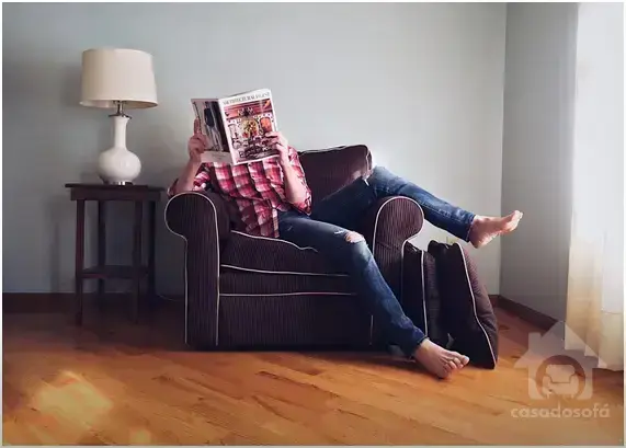 Dicas para escolher a cortina perfeita para o seu sofá cinza