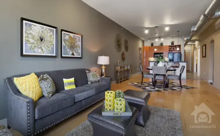 Fibras sintéticas: sofás resistentes e fáceis de limpar