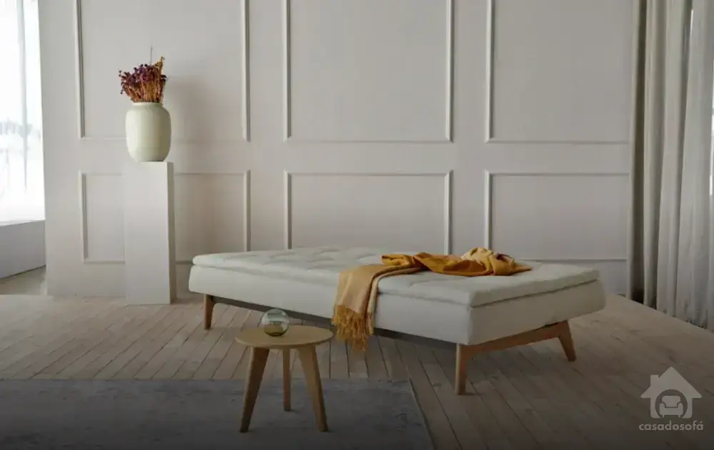 Ideias de cortinas para realçar a beleza de um sofá cinza