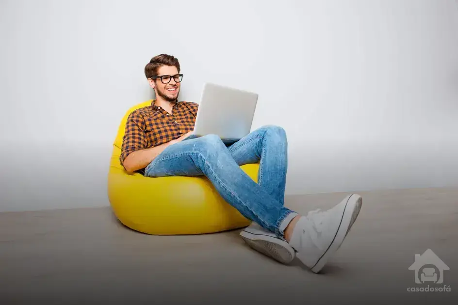 Os benefícios de ter um sofá de cor fácil de limpar