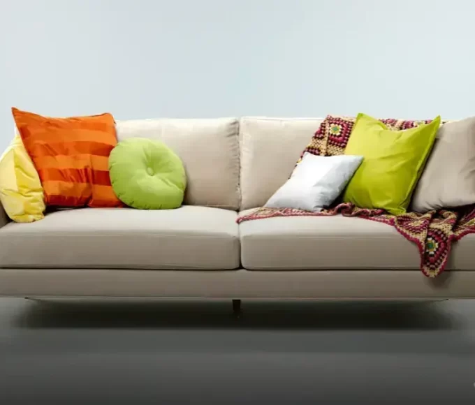 Qual o tipo de sofá mais resistente?