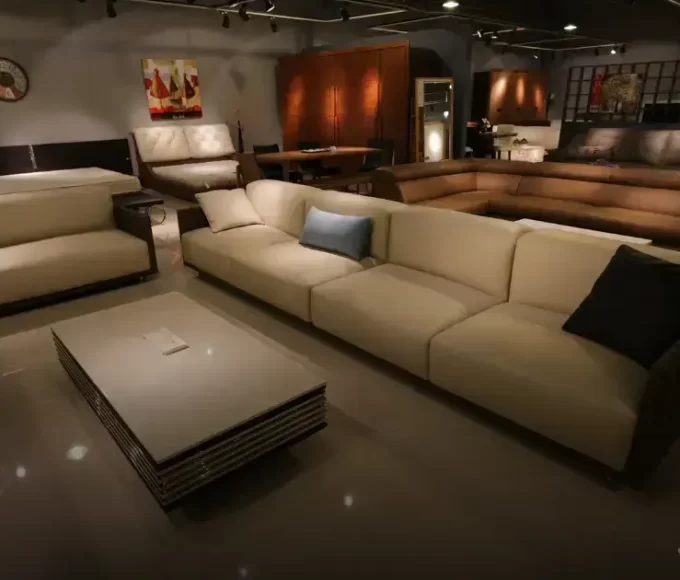 Sala de estar moderna com sofá