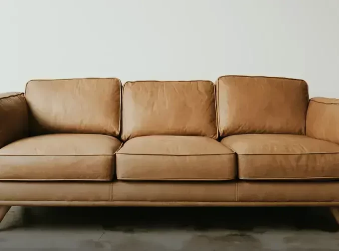 Segredos de Decoração: Como a Cortina Pode Elevar seu Sofá Cinza