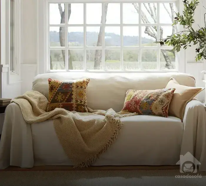 Sofá caramelo de veludo: uma opção elegante e confortável para a sua sala de estar
