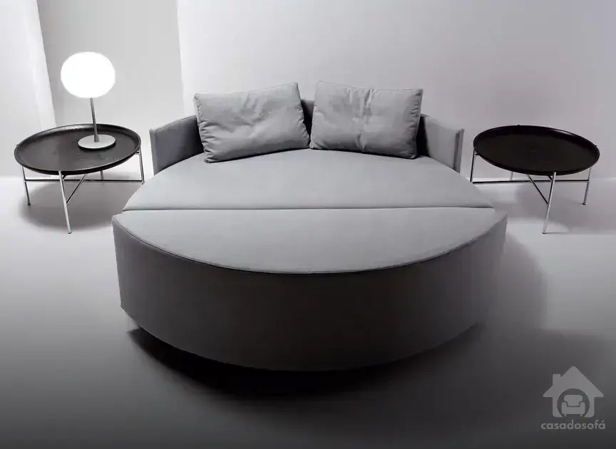 Sofá cor chumbo claro: A elegância na decoração da sua sala.