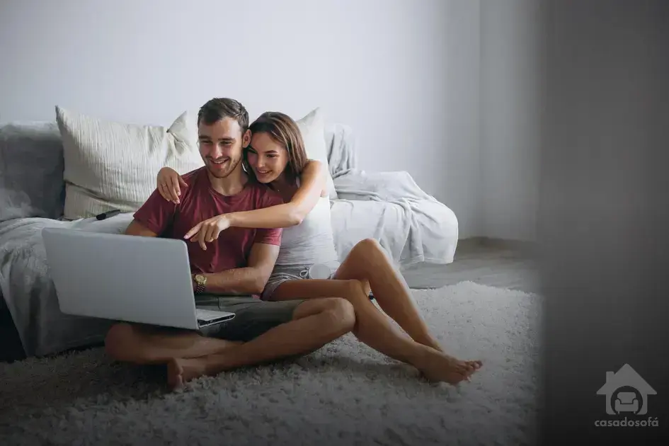 Sofás Pequenos com Grande Estilo: Dicas Essenciais para Ambientes Compactos!