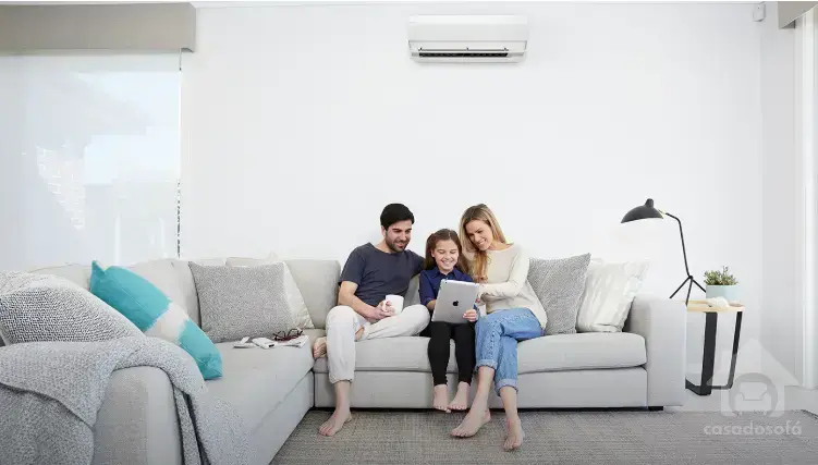 Tons metálicos: Modernidade e sofisticação para a decoração do seu sofá