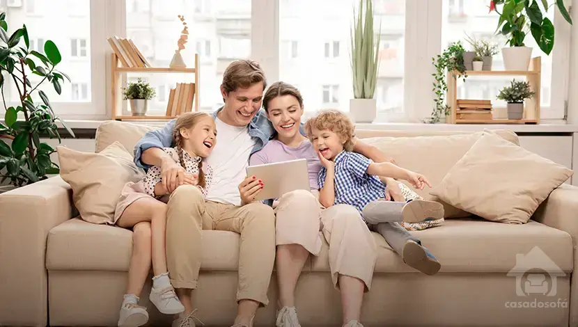 Veludo: A opção clássica para um sofá luxuoso